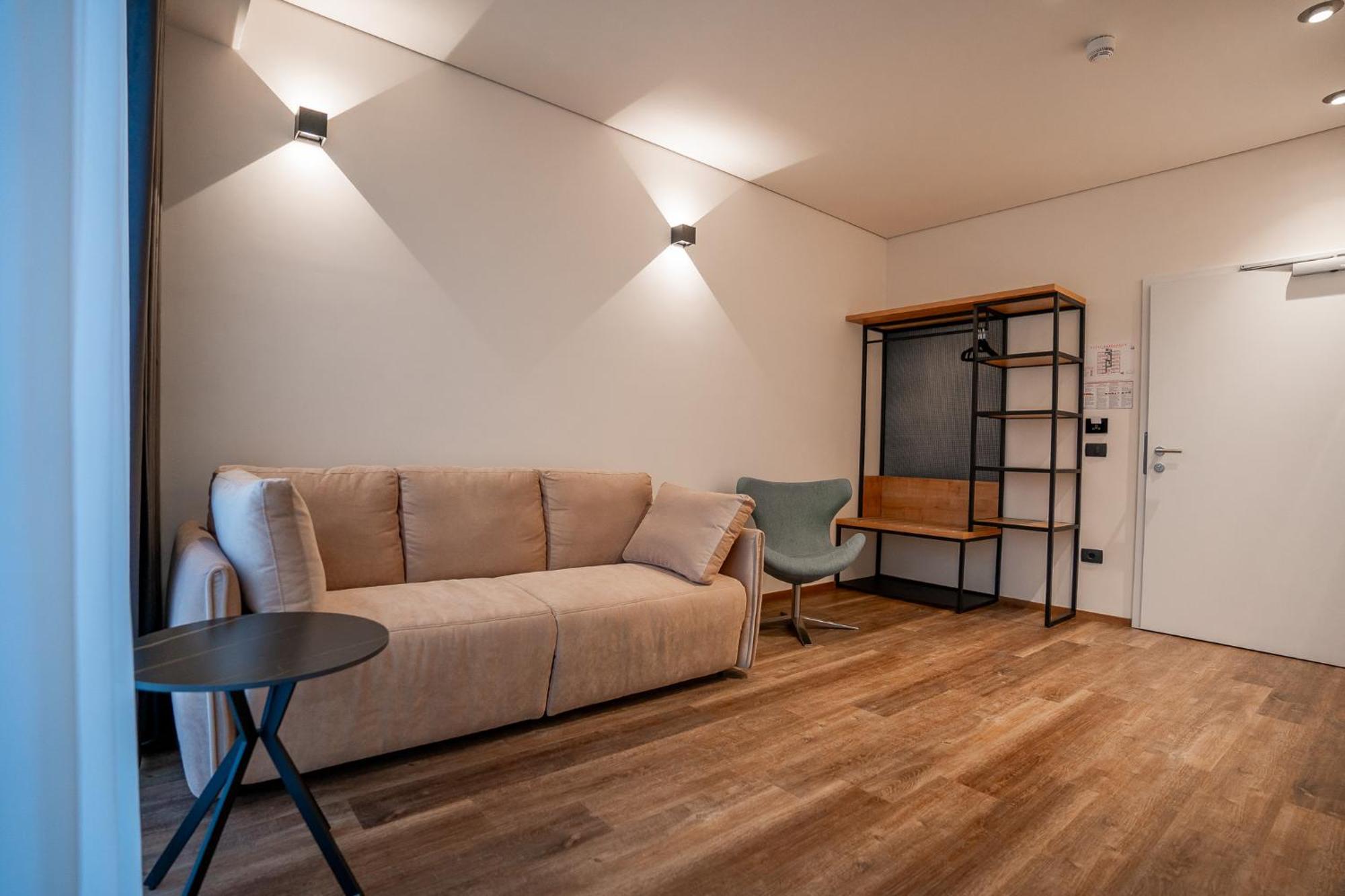 Hotel Lonca Skofja Loka ภายนอก รูปภาพ