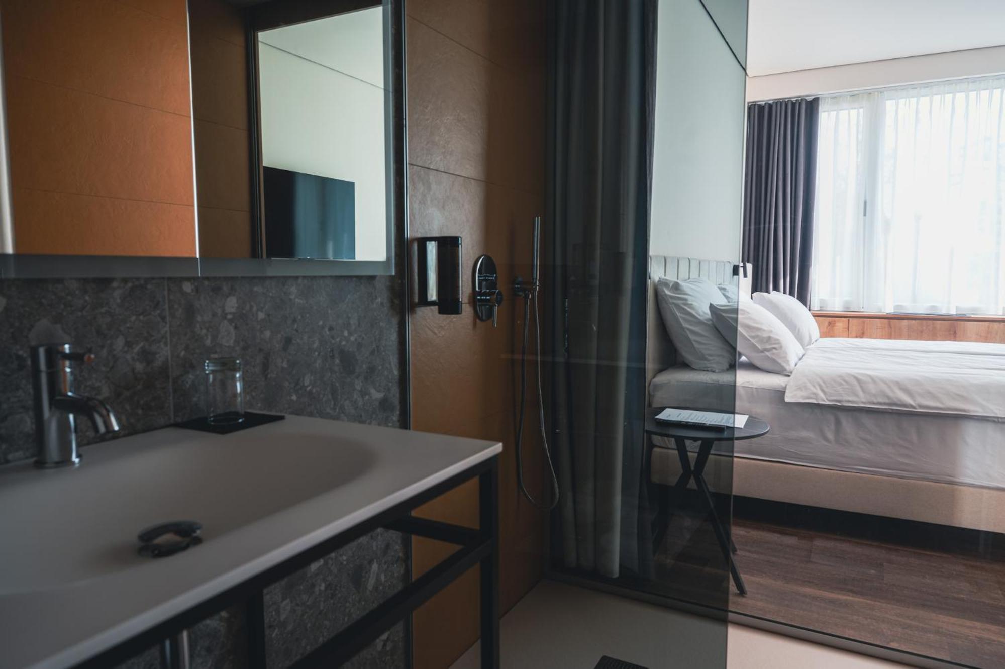 Hotel Lonca Skofja Loka ภายนอก รูปภาพ